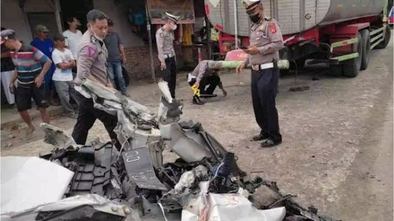 Enam Orang Tewas dalam Kecelakaan di Pantura Cirebon