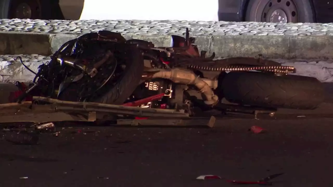 Police investigating motorcycle crash that killed 2 people on S. Post Oak Boulevard