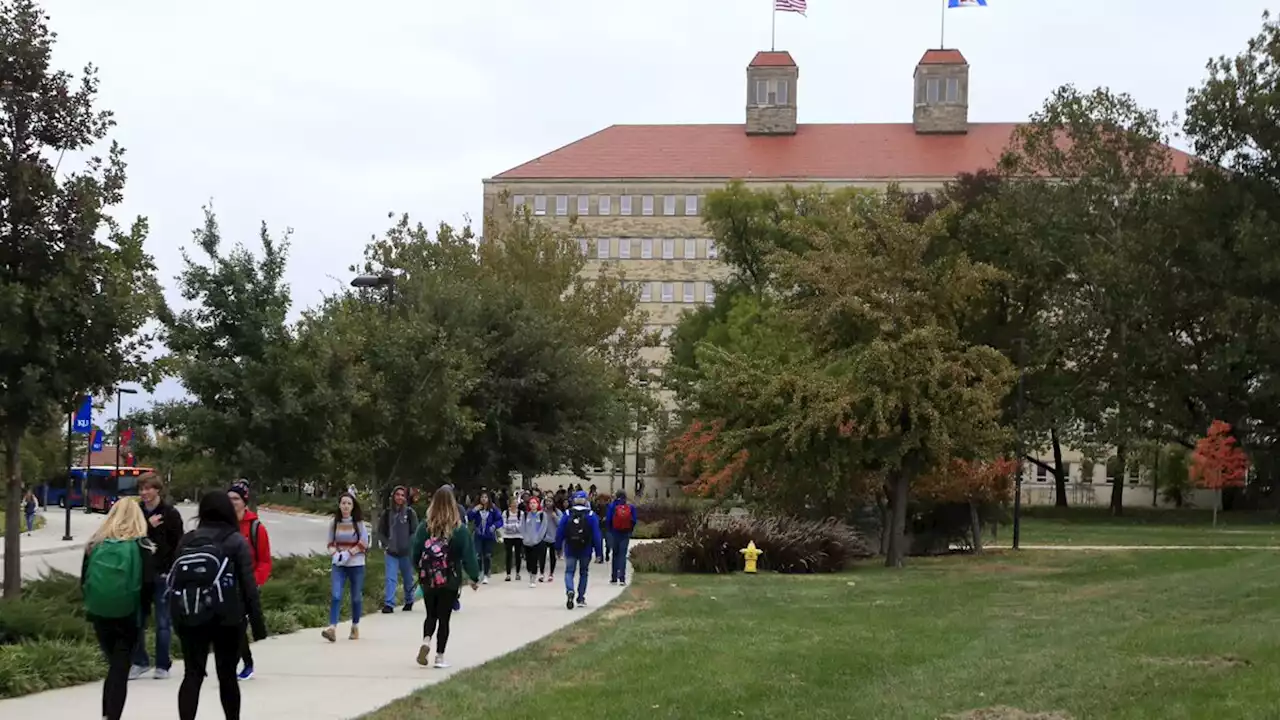 White House expected to extend pandemic pause on student loan repayments