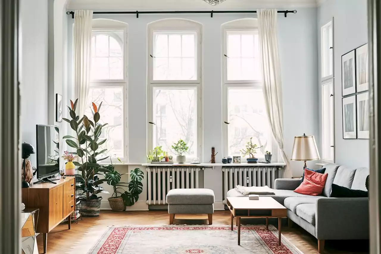 Curtains, Blinds, or Both? Here’s How to Pick Window Treatments