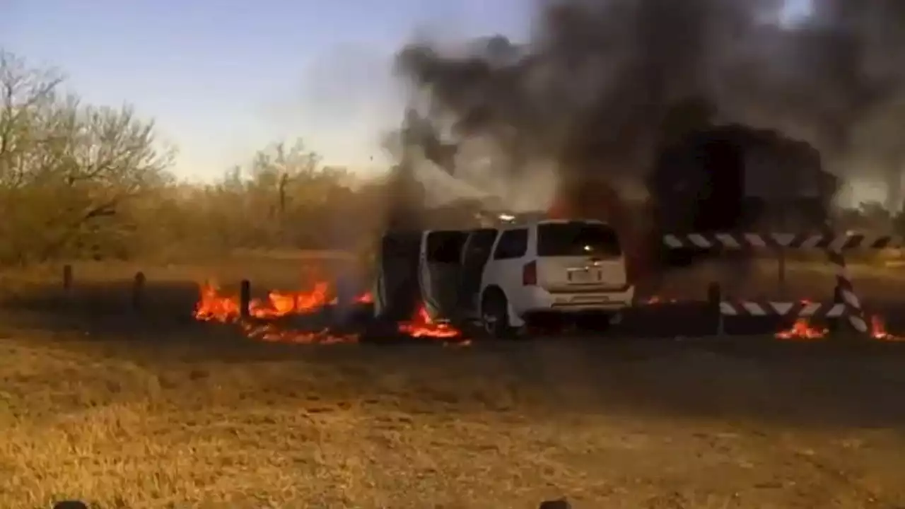 Dramatic video shows Texas troopers, Border Patrol rescuing smuggled woman from burning car