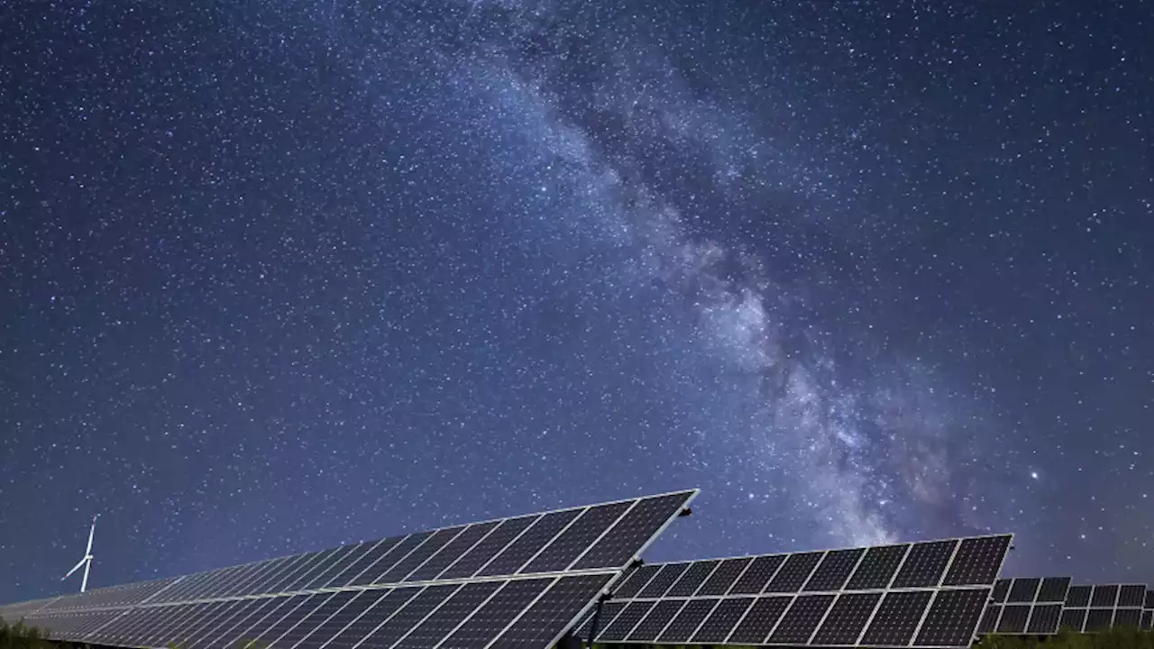 Stanford engineers invent a solar panel that generates electricity at night