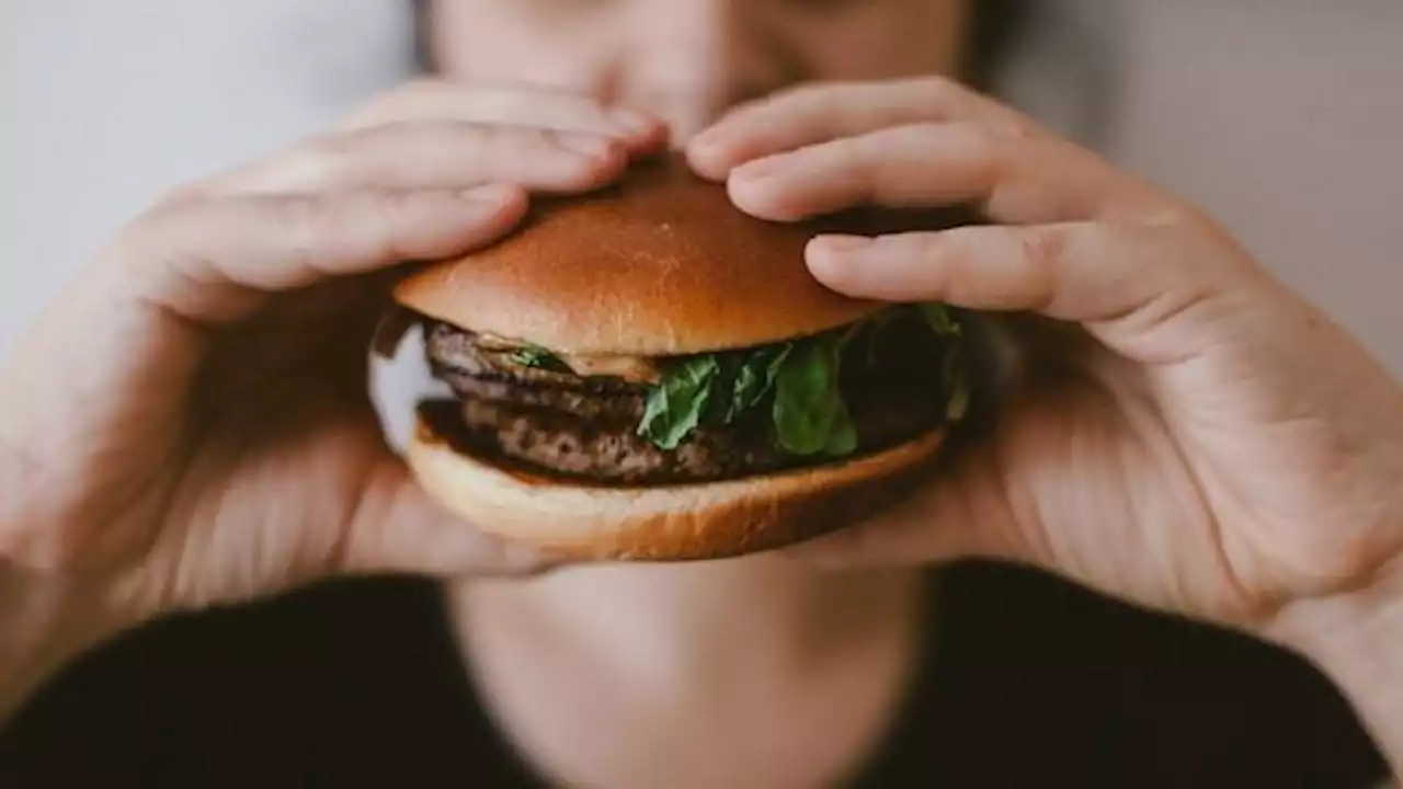 ¿Qué es la adicción a la comida y cómo se puede tratar?