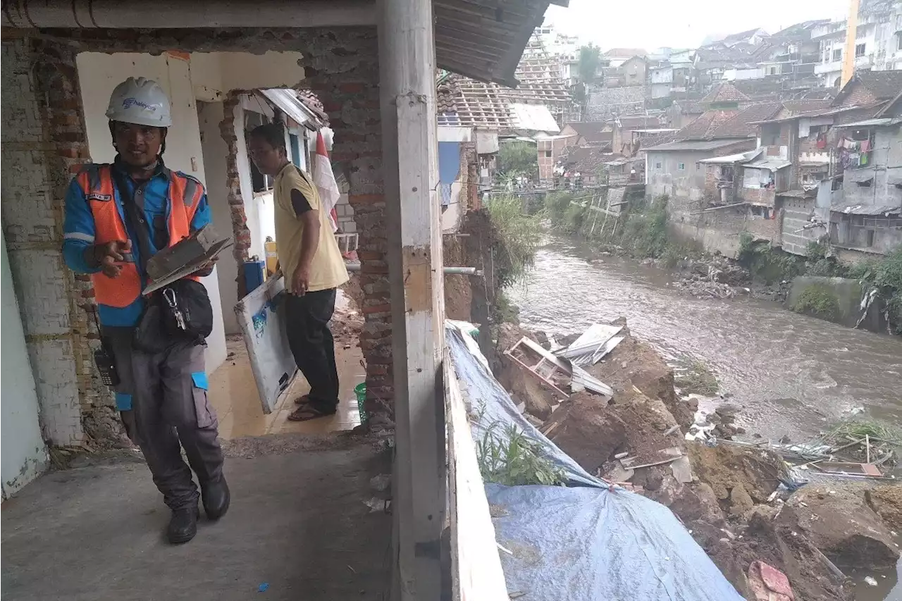 Banjir di Malang Ambleskan 3 Rumah, 6 KK Terdampak, Bingung Mengungsi