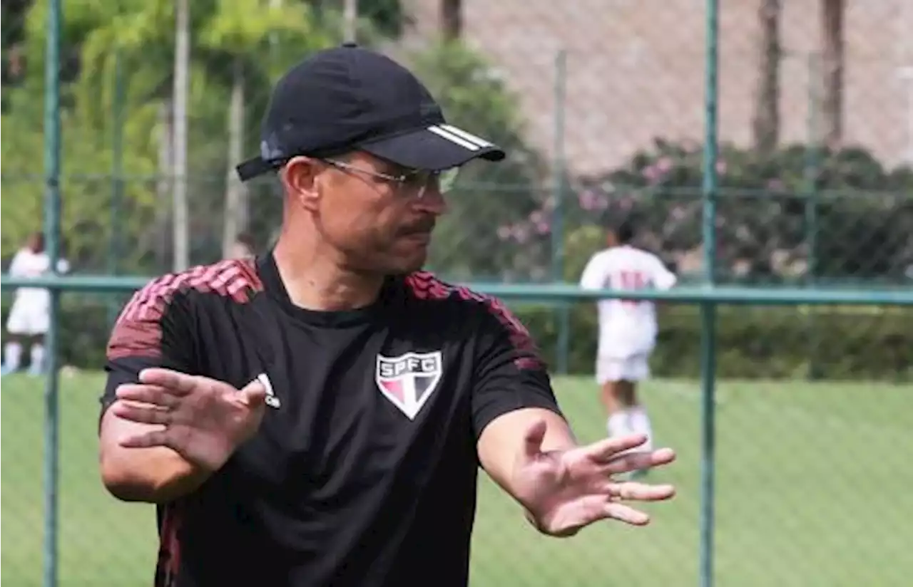 Com marca histórica, Alex completa um ano no comando do sub-20 do São Paulo
