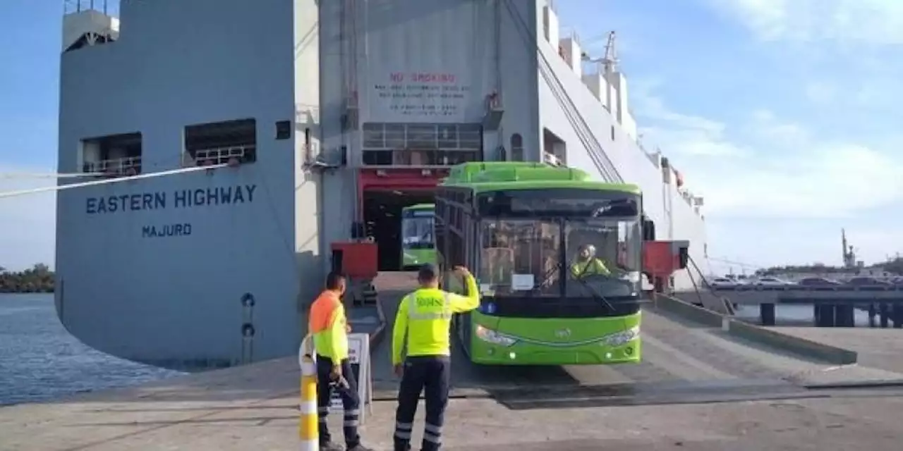 Llega primer embarque de autobuses urbanos para Nuevo León
