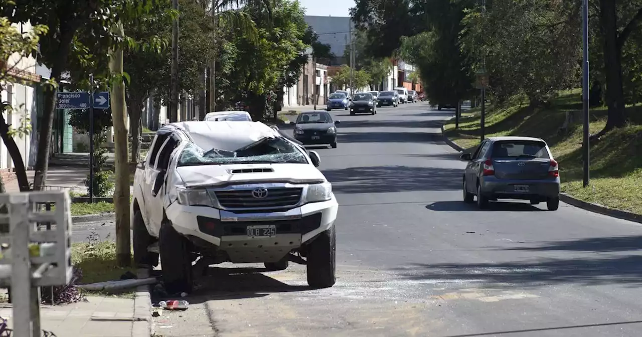 Choque y vuelco en barrio San Martín de Córdoba: un lesionado | Sucesos | La Voz del Interior