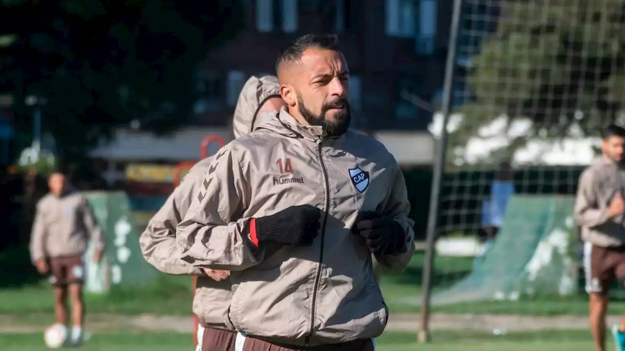 Un futbolista manejaba borracho y chocó a otros autos en Parque Avellaneda