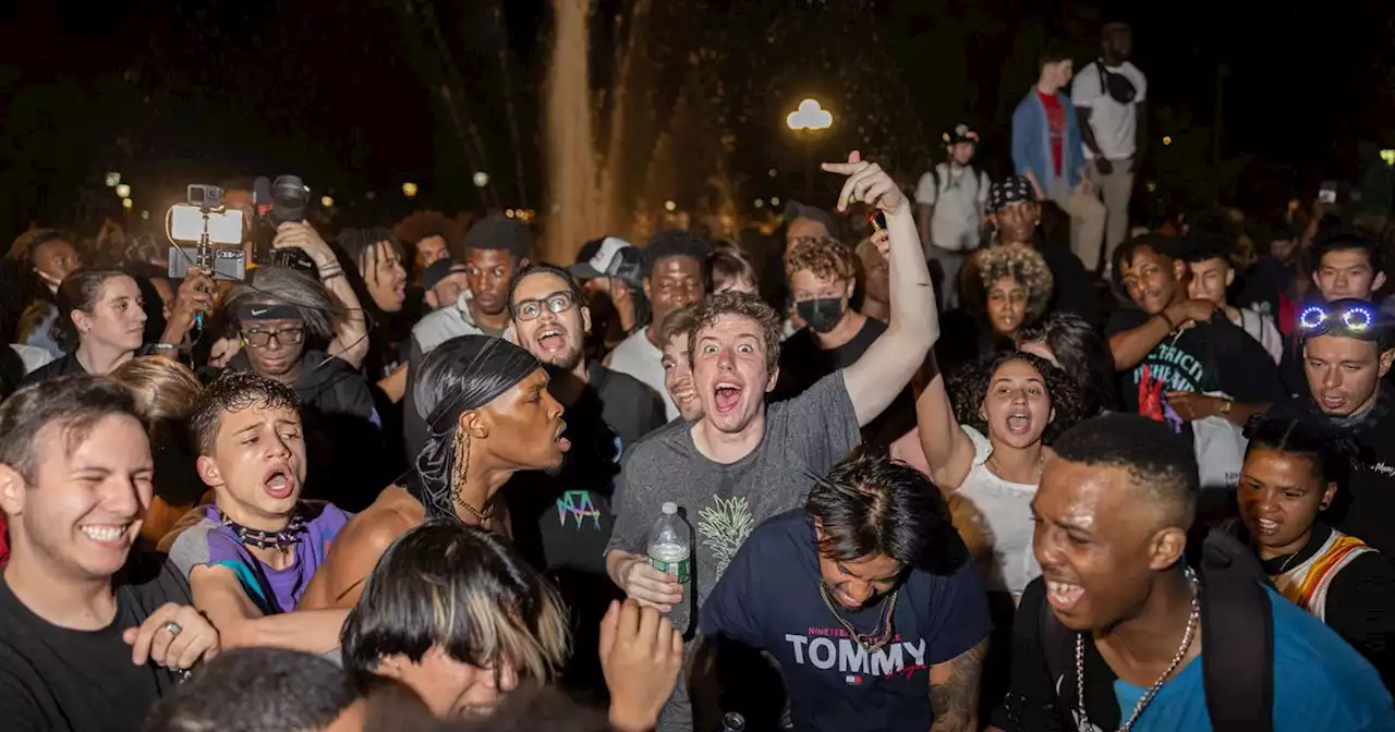 Chasing Away ‘Hooligans’ and Hot-Dog Carts in Washington Square Park