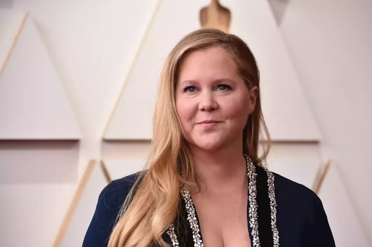 Amy Schumer Reveals the Alec Baldwin Shooting Joke She ‘Wasn’t Allowed’ to Make at the Oscars