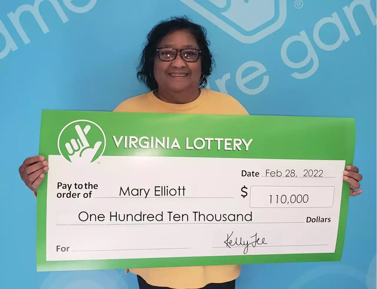 Woman throws lottery ticket away before realizing she won