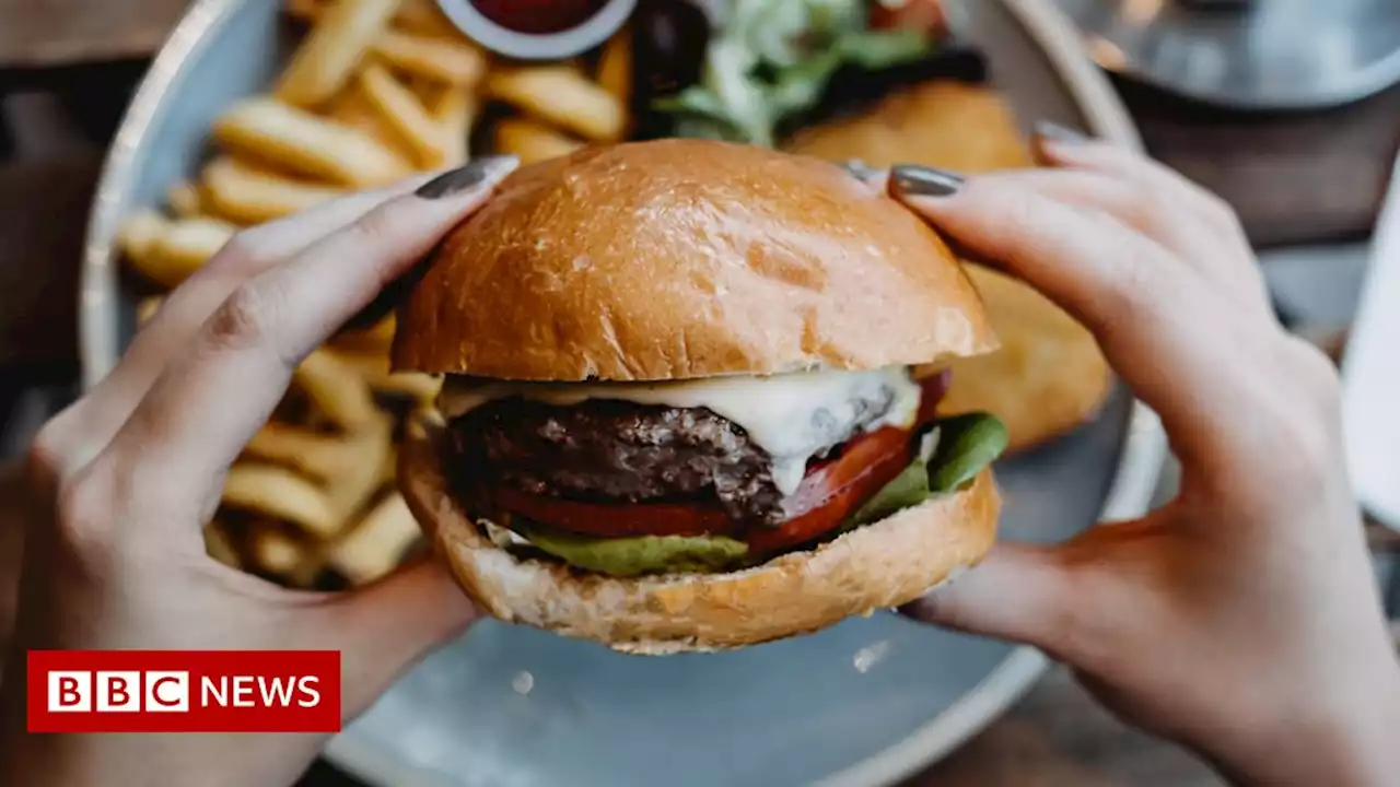 Calories now appear on menus in large restaurant chains