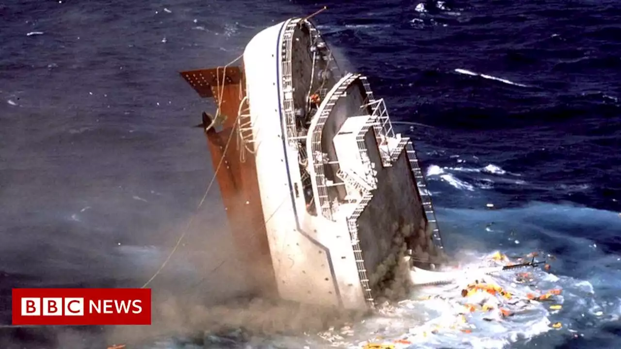 The guitarist who saved hundreds of people on a sinking cruise liner