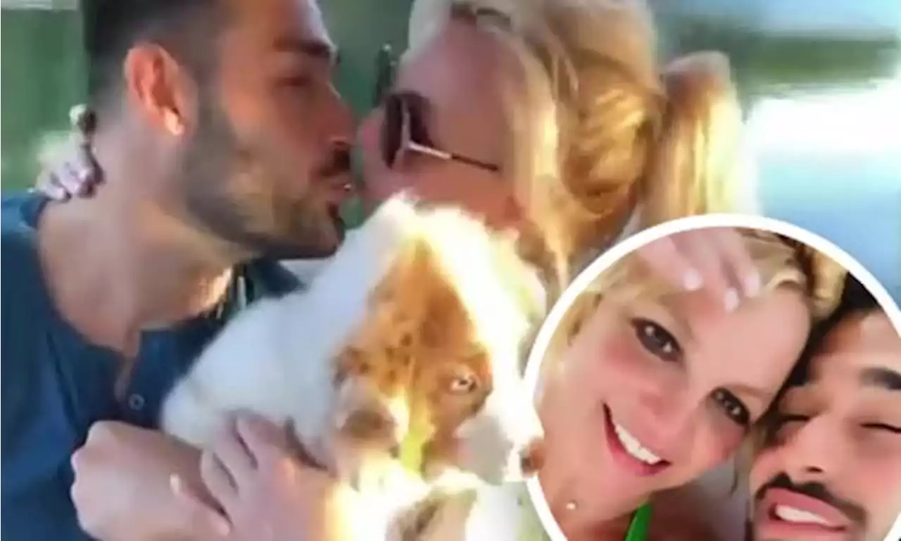 Britney shares loved-up snaps with Sam on holiday