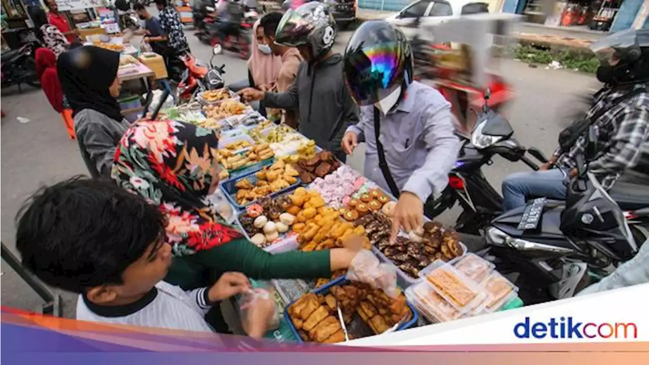 Kisah Para Pencari Takjil Buka Puasa di Berbagai Daerah