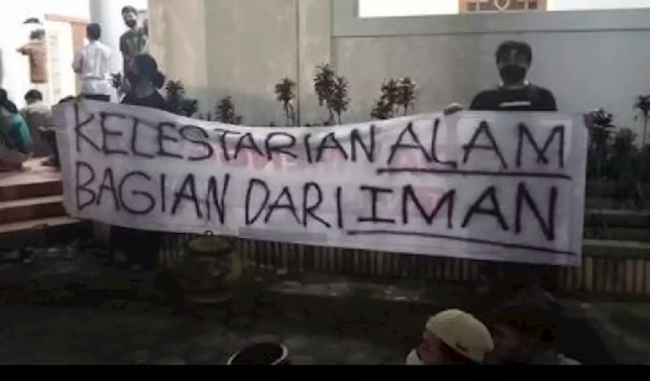 Jadi Penceramah di UGM, Ganjar Pranowo Disambut Aksi Solidaritas untuk Warga Wadas