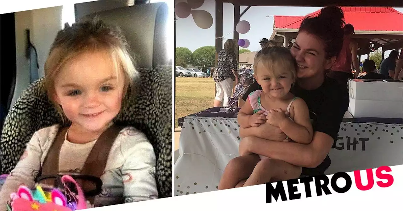 Cop shoots 2-year-old girl dead after father kills her mother and then himself