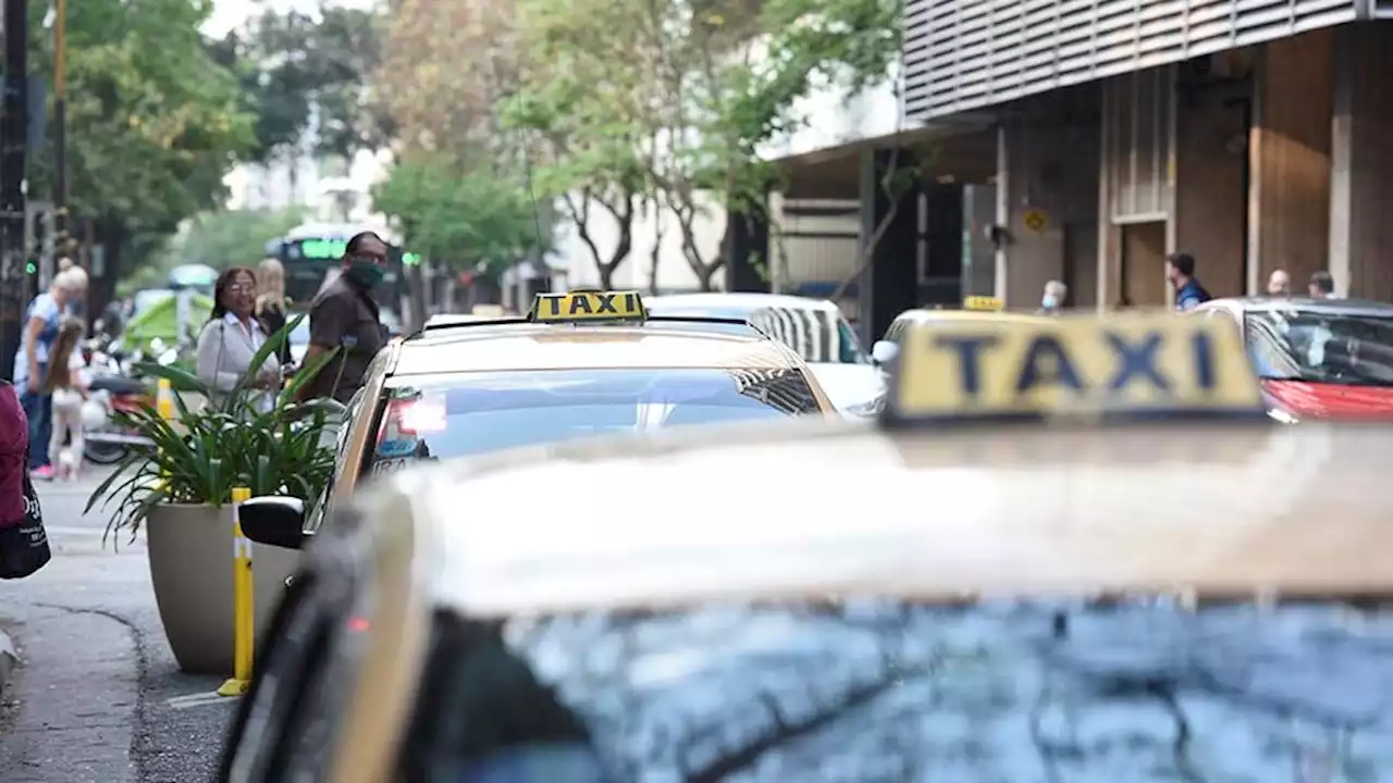 El Concejo no se apura a bajar la bandera | Los taxis y los remises van por un aumento del 40% en la tarifa