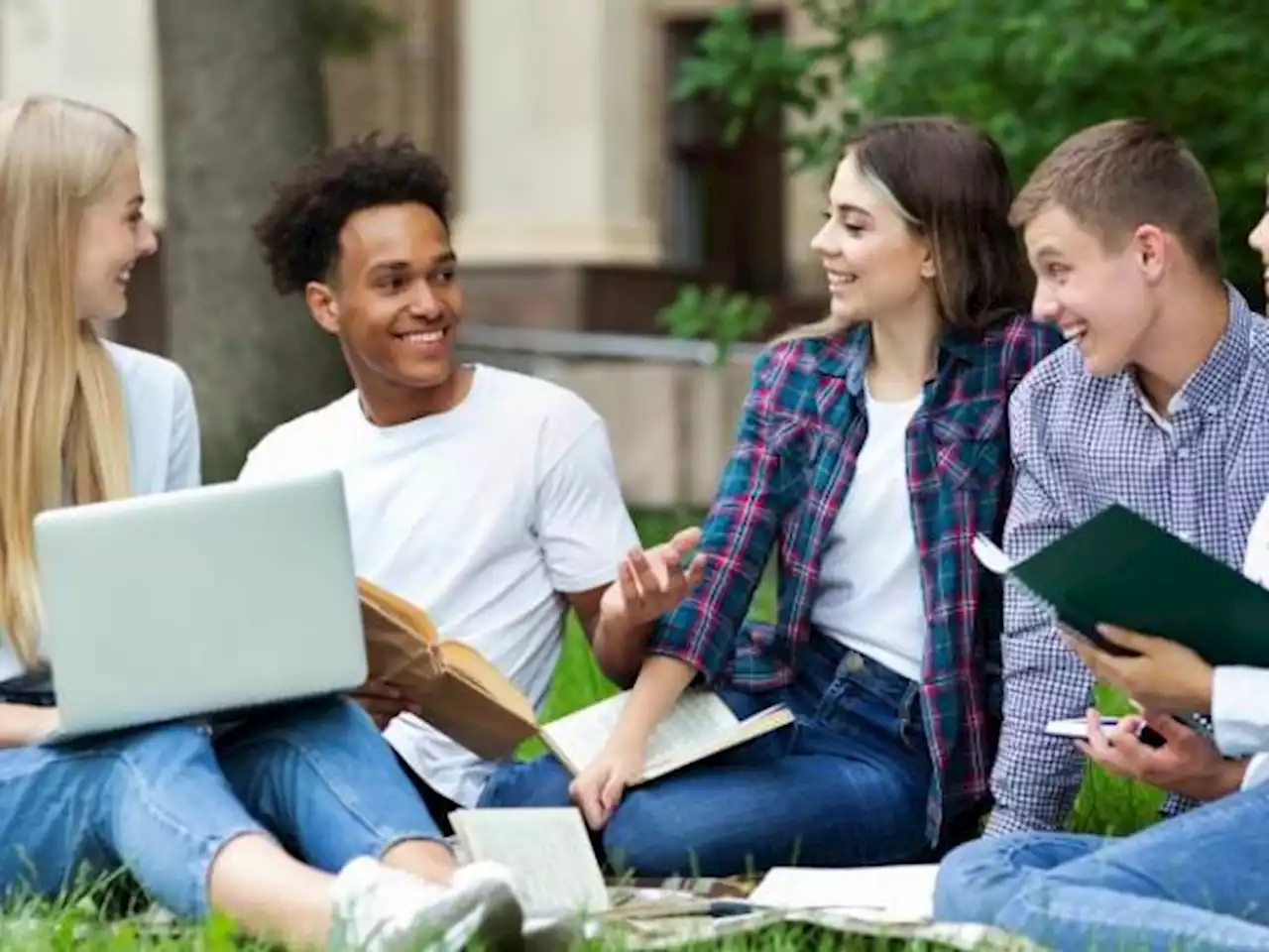 Así podrá aplicar a becas del MinTIC para maestrías en el exterior