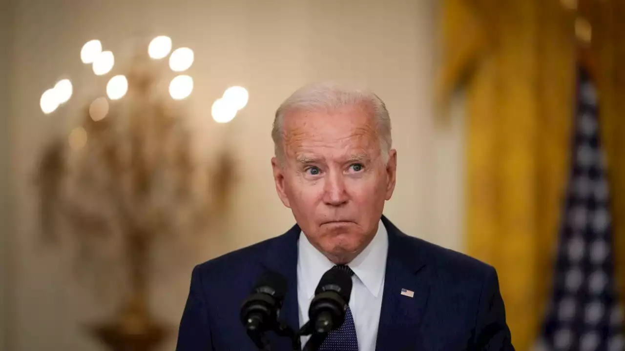 &#8216;The guy looks lost&#8217;: Biden seen wandering around aimlessly at White House event