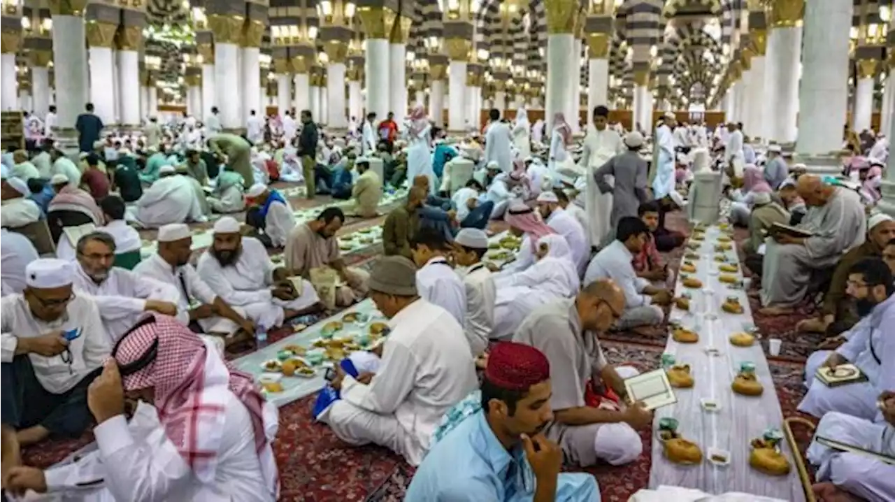 Arab Saudi Longgarkan Aturan Covid-19 Selama Ramadan