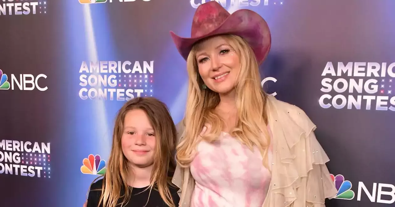 Jewel Says Shes Really Excited For Her Year Old Son To Play Drums On Her Tour