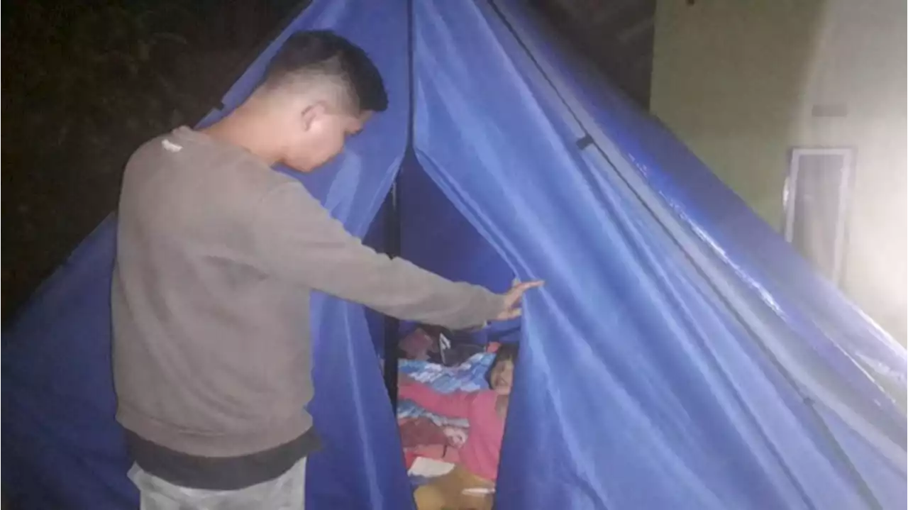 Korban Gempa Kajai Kabupaten Pasaman Barat Masih Tidur di Tenda Darurat