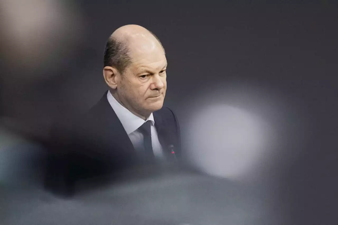 Regierungsbefragung im Bundestag: Olaf Scholz gibt den unterkühlten Kümmerer in schrecklichen Tagen