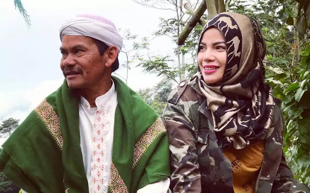 Umrah Bareng Ayah, Dinar Candy Beri Tanggapan Begini Saat Didoakan Dapat Jodoh Ustadz