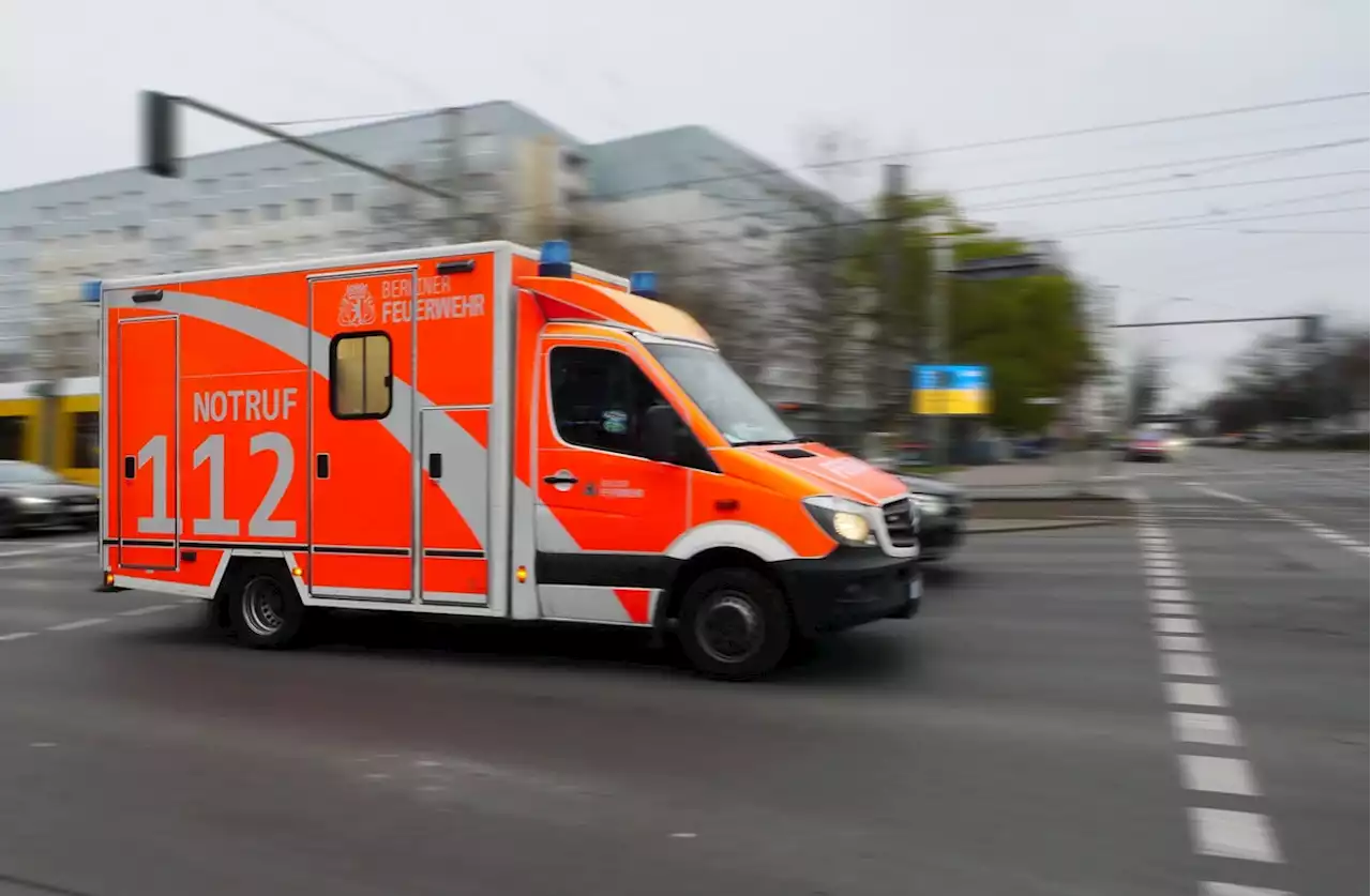 Crash mit BVG-Bus: Zwei Verletzte in Marzahn