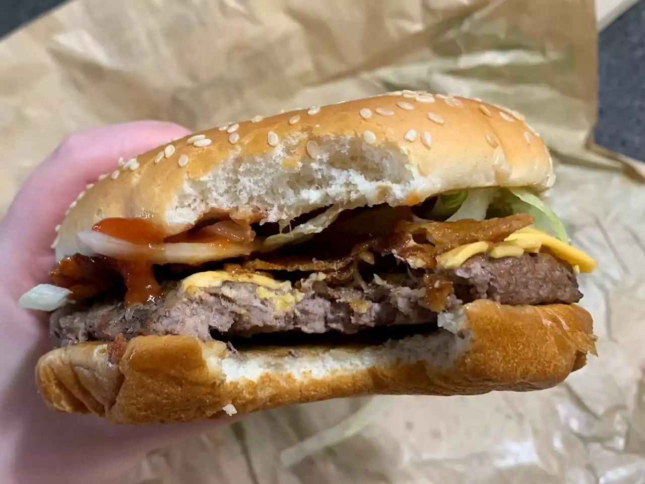 Burger King customers are suing the chain claiming its Whoppers are smaller in real life than the ads | Businessinsider