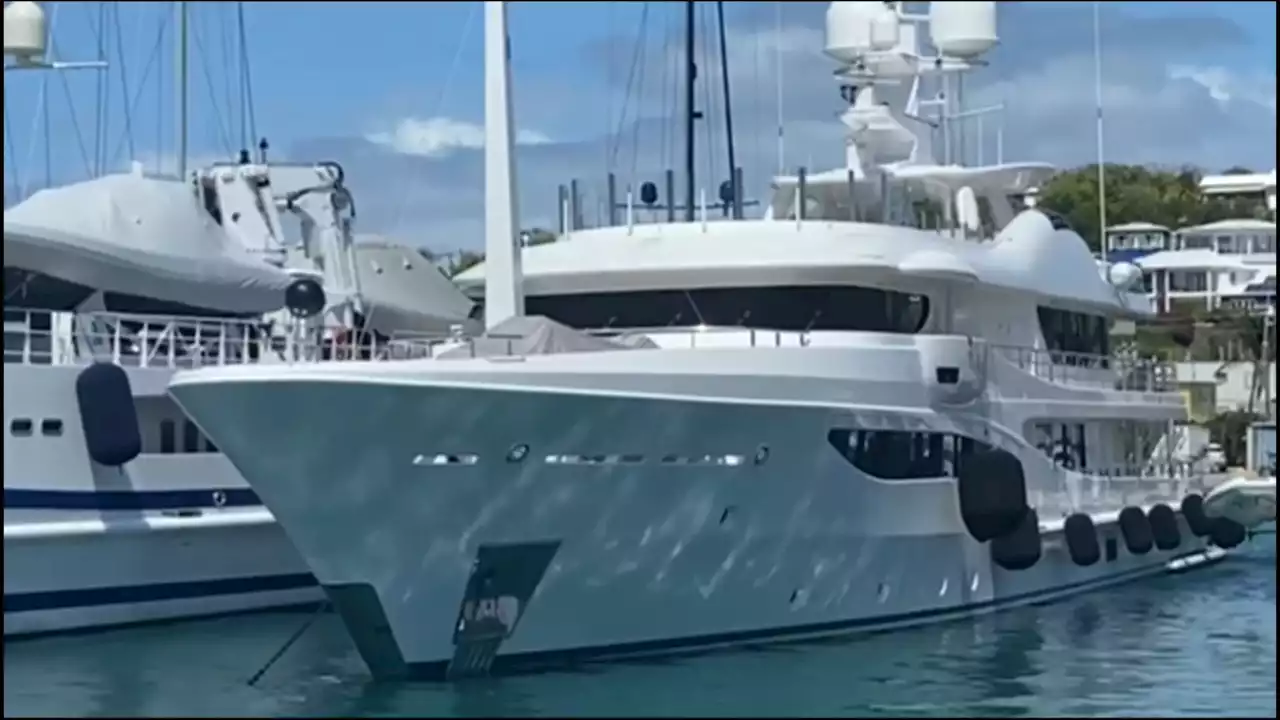 What has happened to yachts linked to Roman Abramovich?