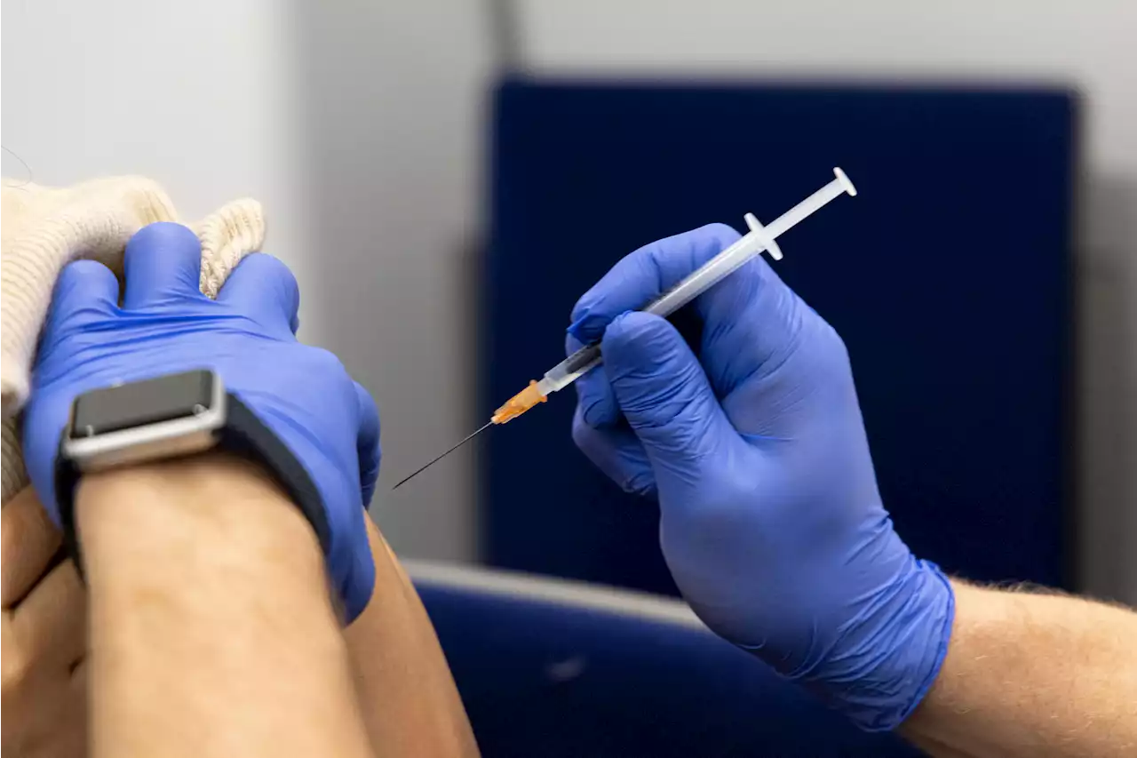 Véran ouvre la 4e dose de vaccin anti-Covid dès 60 ans