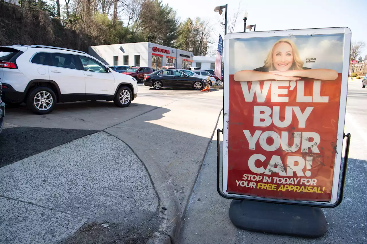 Here's How to Navigate Buying a Car Amid Low Inventory and High Prices