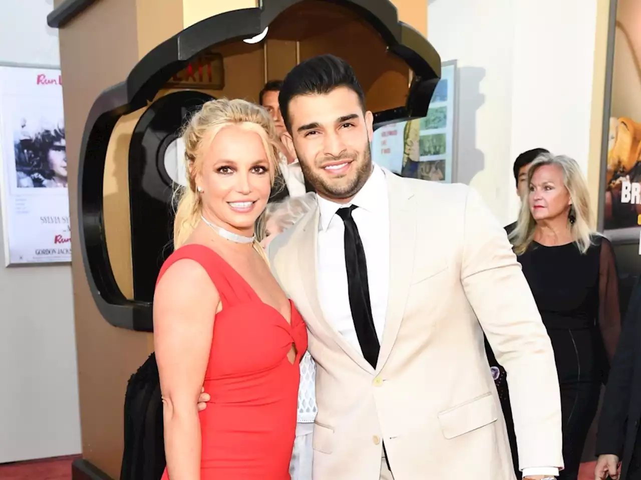 Britney Spears' Latest Instagram Has Us Thinking She & Sam Asghari Secretly Got Hitched