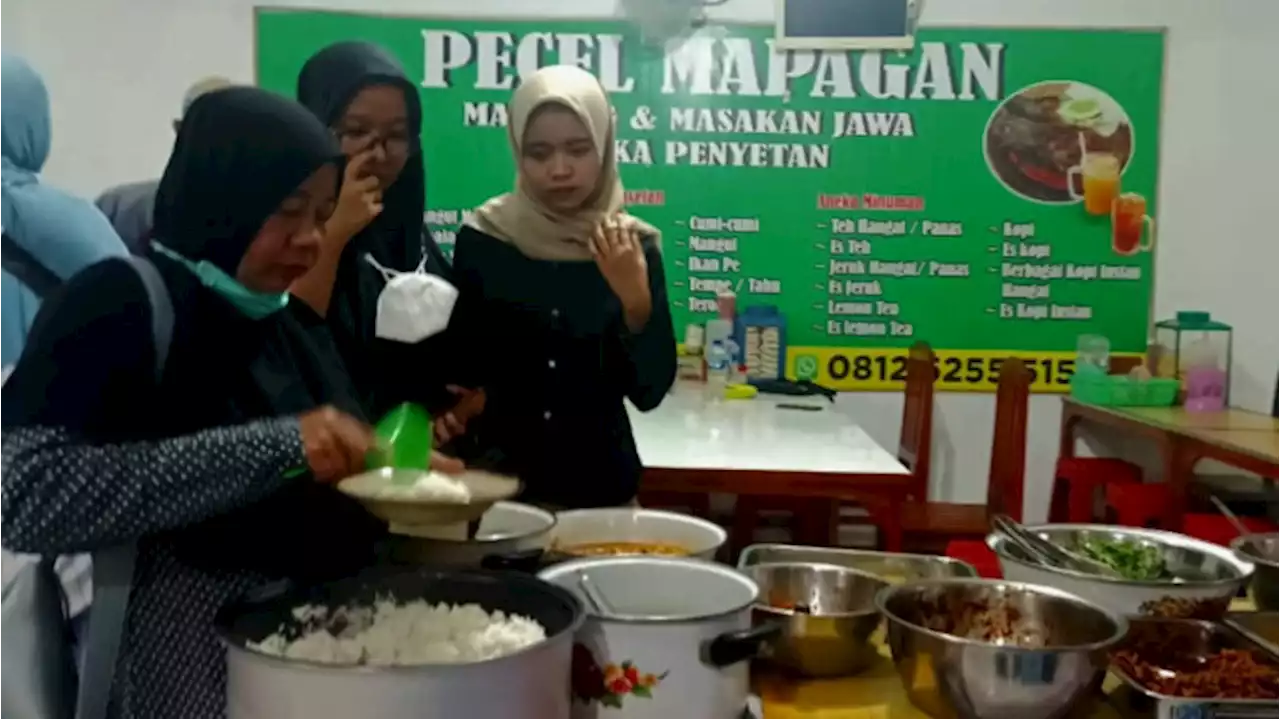 Setiap Hari, Warung Pecel di Kab. Semarang Ini Gratis Untuk Berbuka Puasa