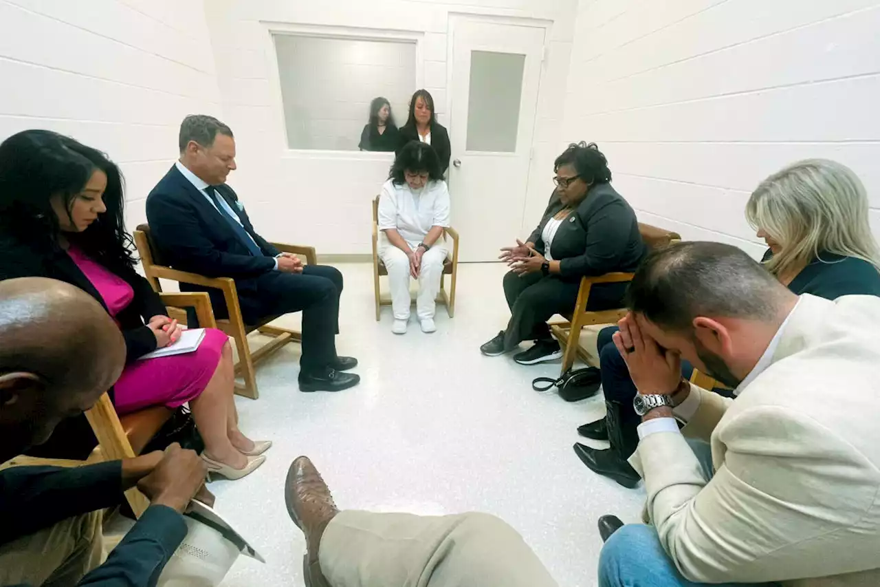 Texas lawmakers visit woman on death row with hugs, prayers