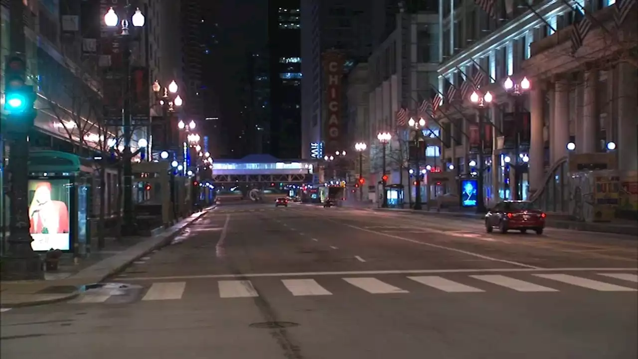 Woman, 53, carjacked while stopped at red light on State Street in Loop