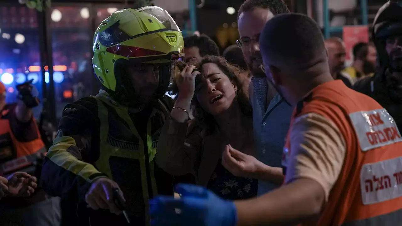 Tel Aviv shooting: 2 killed, 8 wounded