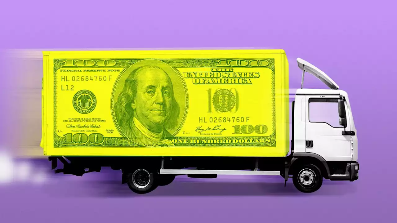 Walmart hikes trucker salaries to start at $95,000 a year