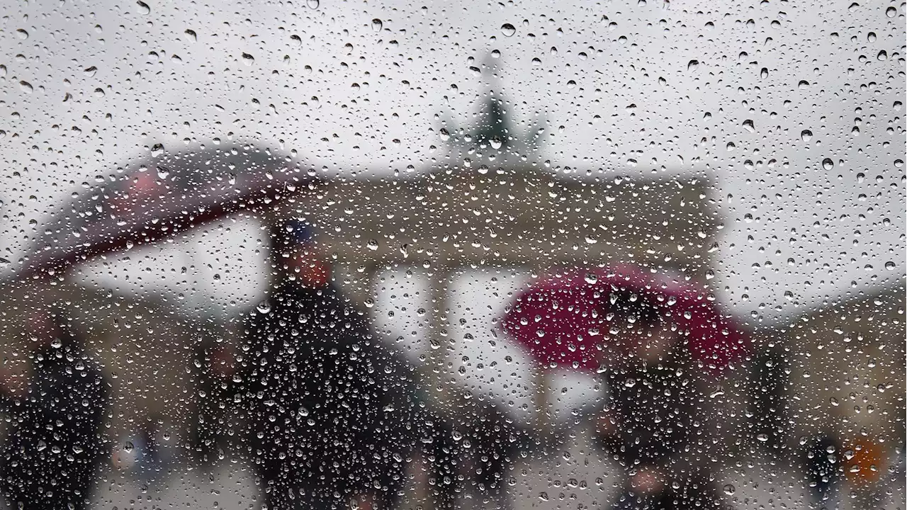 Gewitter, Regen-, Schneeregen- und Graupelschauer in Berlin und Brandenburg