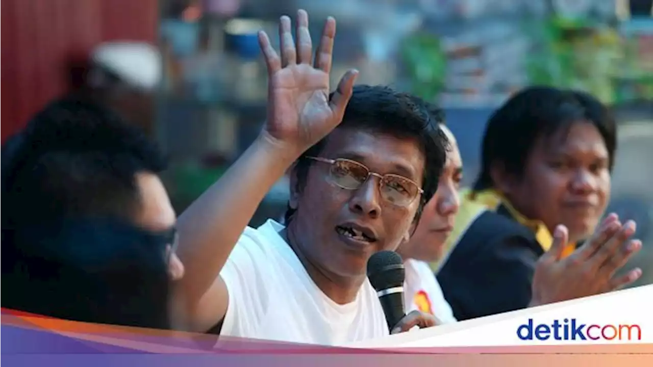 Adian: 3 Menteri Bicara Perpanjang Jabatan Presiden, Kenapa Jokowi Didemo?