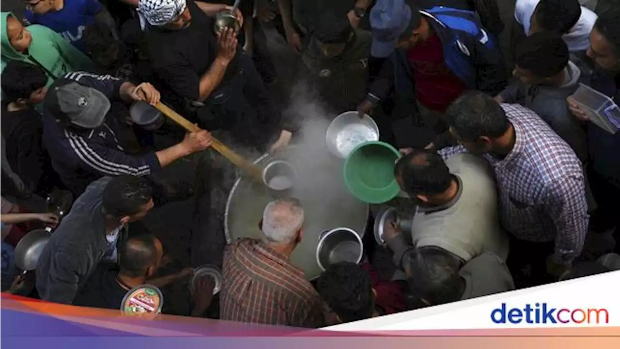 Semangkuk Sup Hangat untuk Berbuka dari Gang Sempit di Palestina