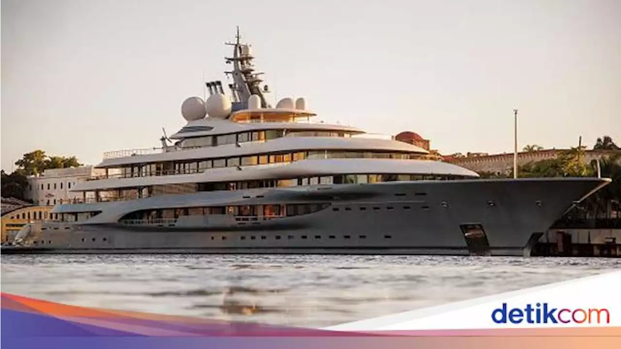 Ada Superyacht Bersandar di Dominika, Punya Miliarder Rusia?