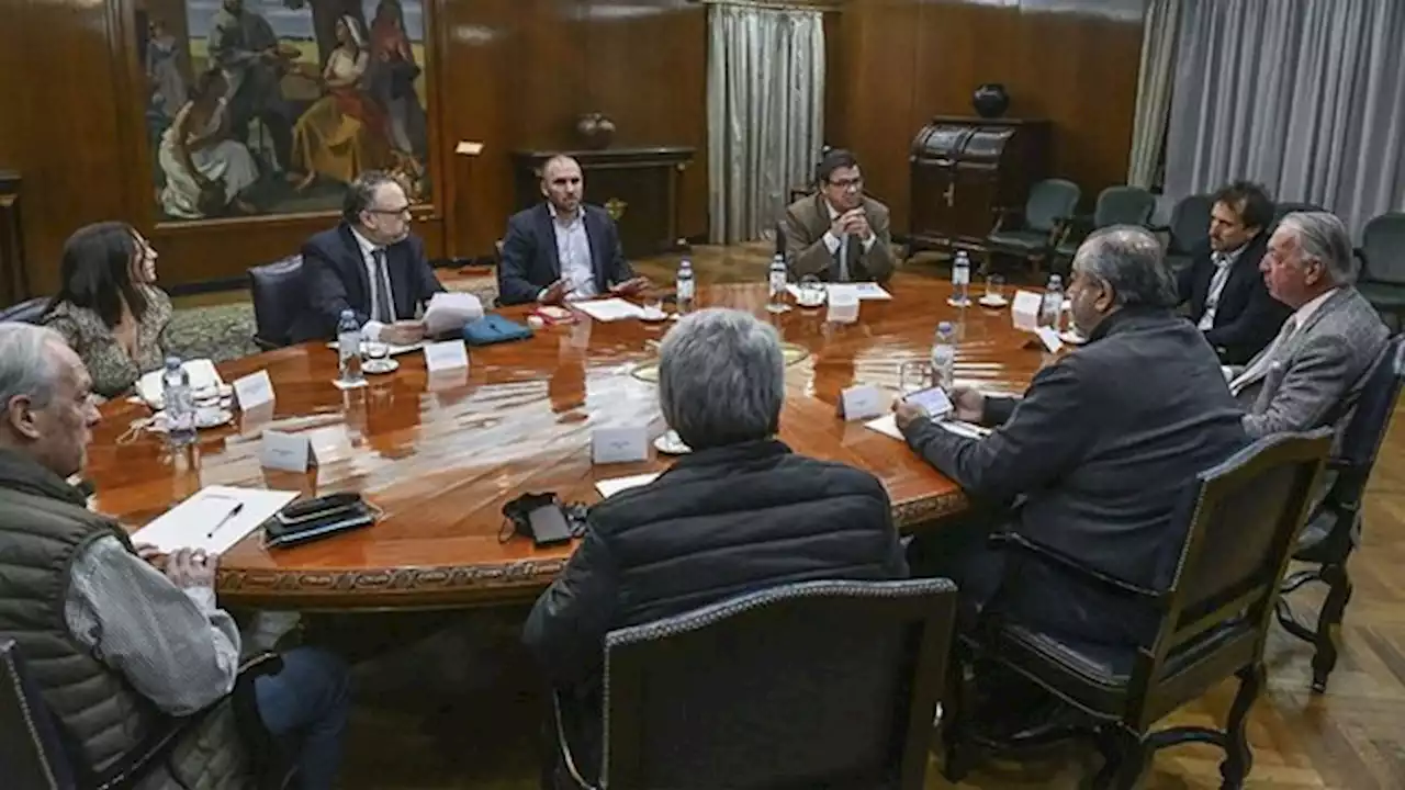 Sueldo: el Gobierno convocó a 20 paritarias, ¿de qué gremios?