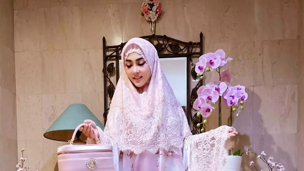 Syahrini sampai Zaskia Sungkar, Sederet Artis Luncurkan Koleksi Mukena Mewah pada Ramadhan 2022