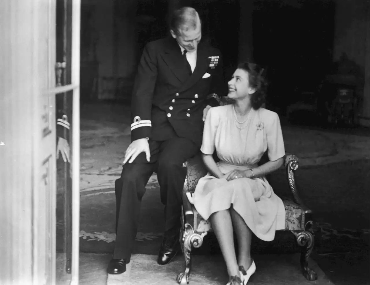 Queen Elizabeth Carried a Photo of Herself and Prince Philip as Newlyweds at His Memorial