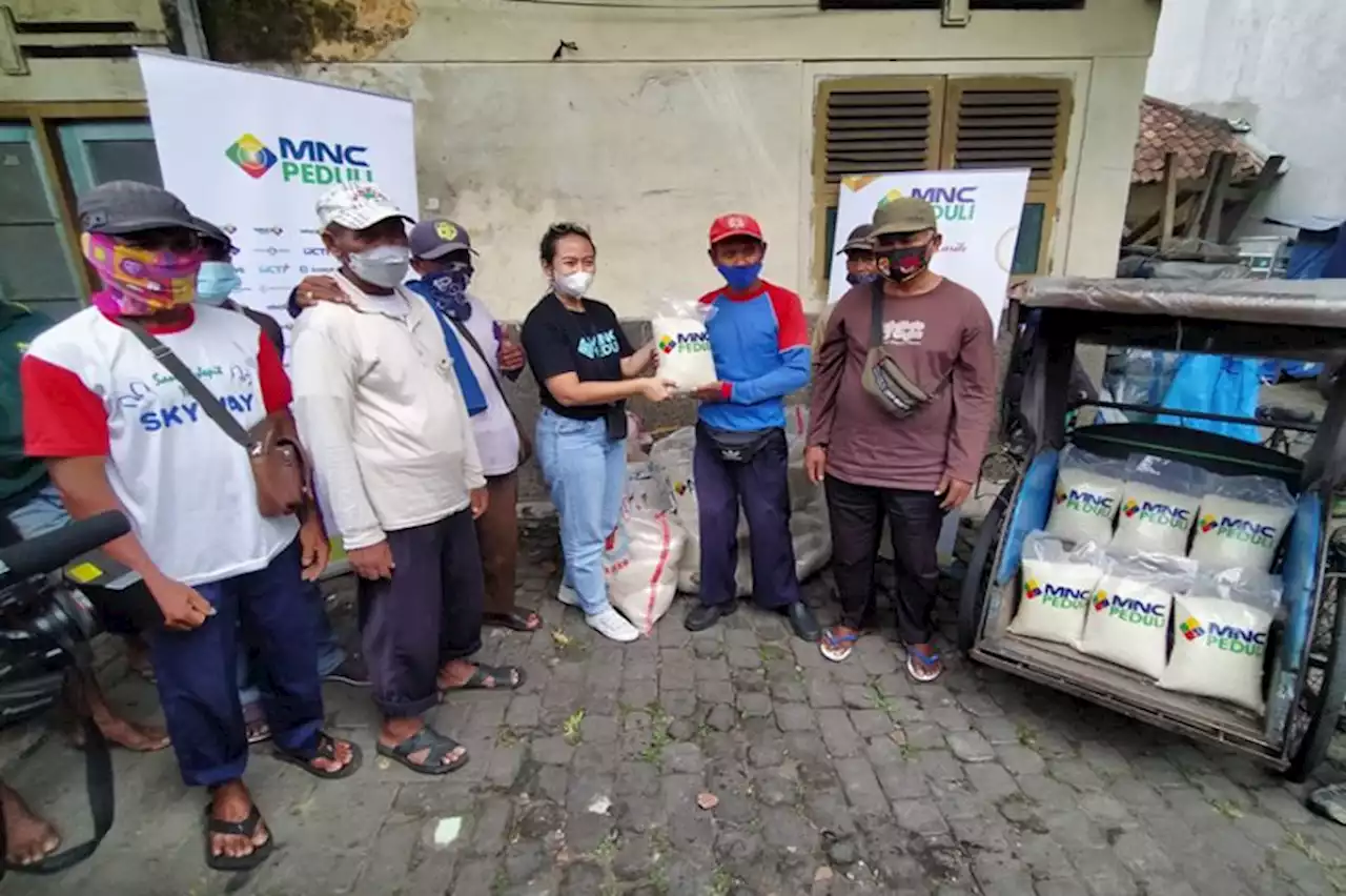 MNC Peduli Berharap Paket Beras untuk Penarik Becak Bisa Meringankan Beban