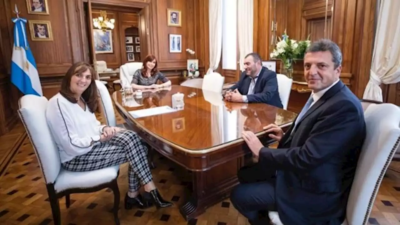 Cristina Kirchner y Sergio Massa dispusieron un aumento de $20.000 a los trabajadores del Congreso Nacional