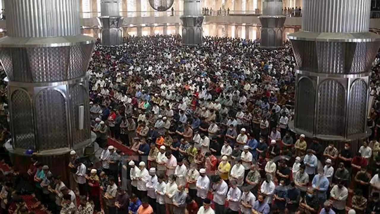 Salat Jumat Pertama Ramadan Dipadati Ribuan Jamaah